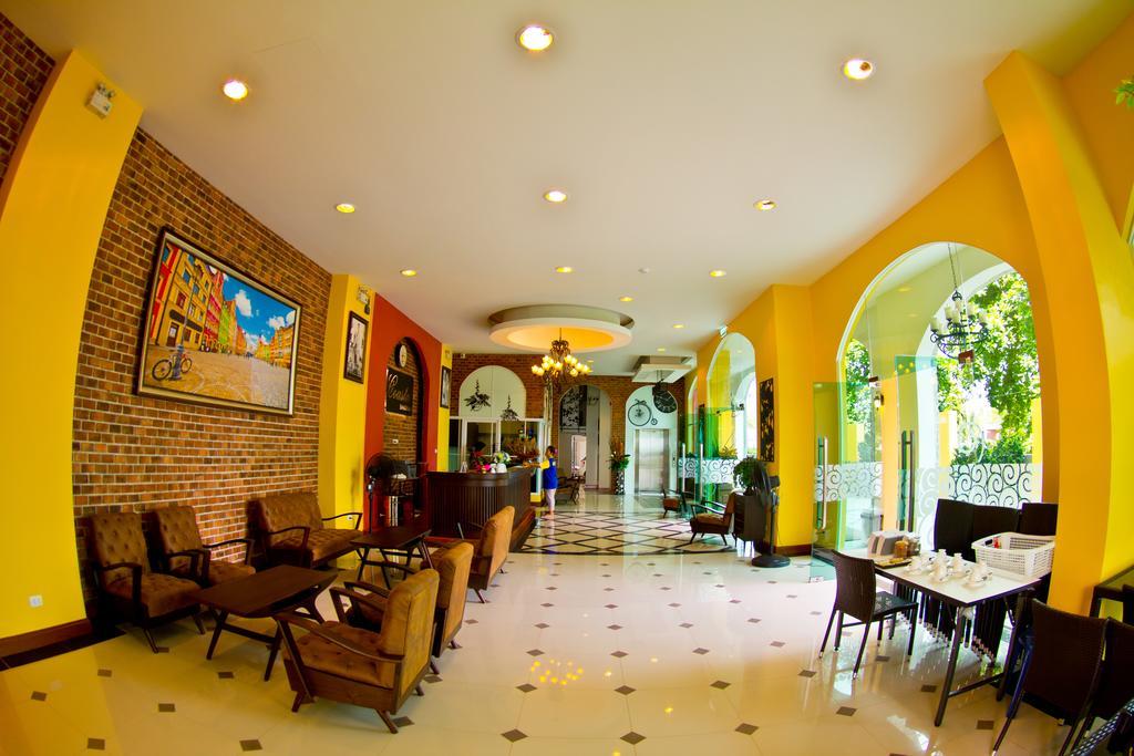 Hôtel Coasta Bangsaen à Pattaya Extérieur photo